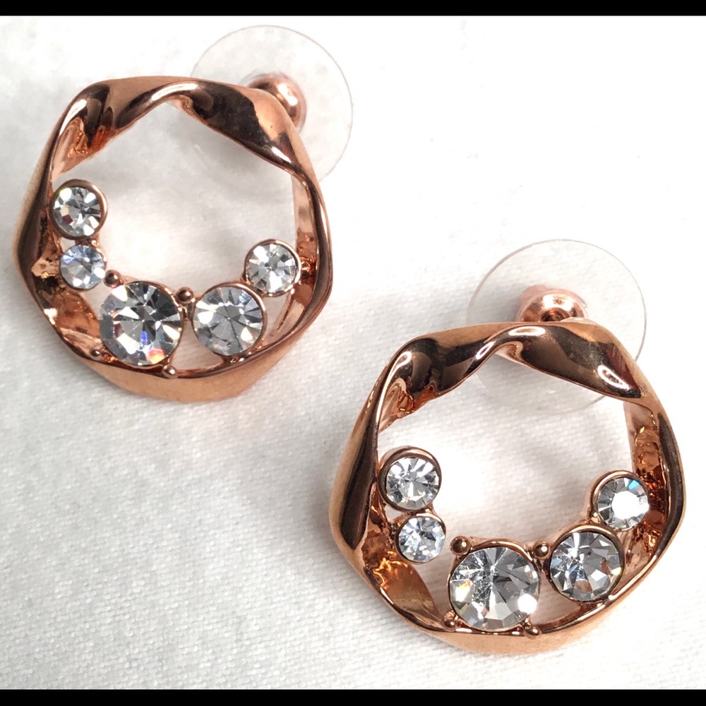 💎Rose Gold Tone Earrings Twisted Rings Cradling Blue Stones